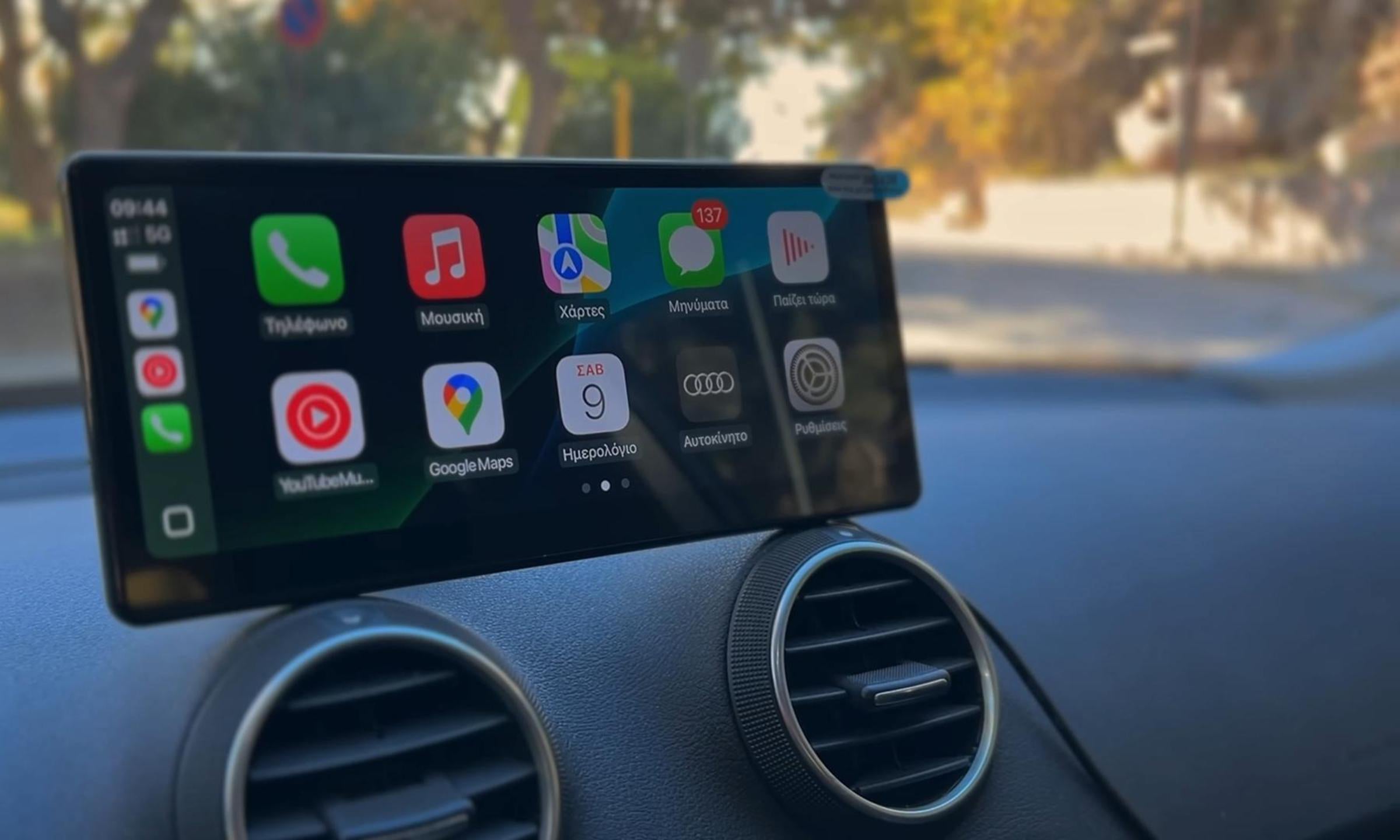 CarPlay or Your Car’s Built-In System? Here’s What More Drivers Prefer
